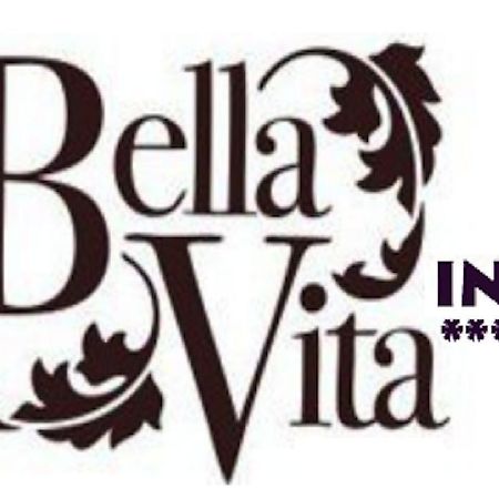 Bella Vita Inn วอเตอร์ลู ภายนอก รูปภาพ